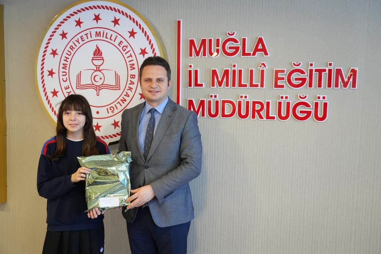 Milli Eğitim Müdürü Emre Çay, Dereceye Giren Öğrencileri Tebrik Etti 1