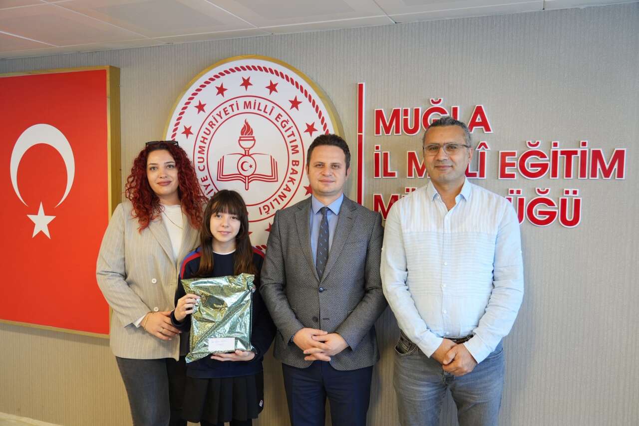 Milli Eğitim Müdürü Emre Çay, Dereceye Giren Öğrencileri Tebrik Etti 2