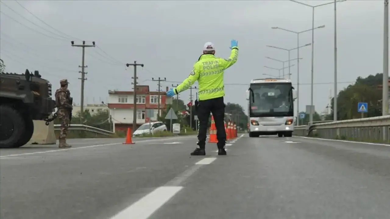 Trafikte Yeni Sistem: Ortalama Hız, Kemer ve Telefon Denetimi 3