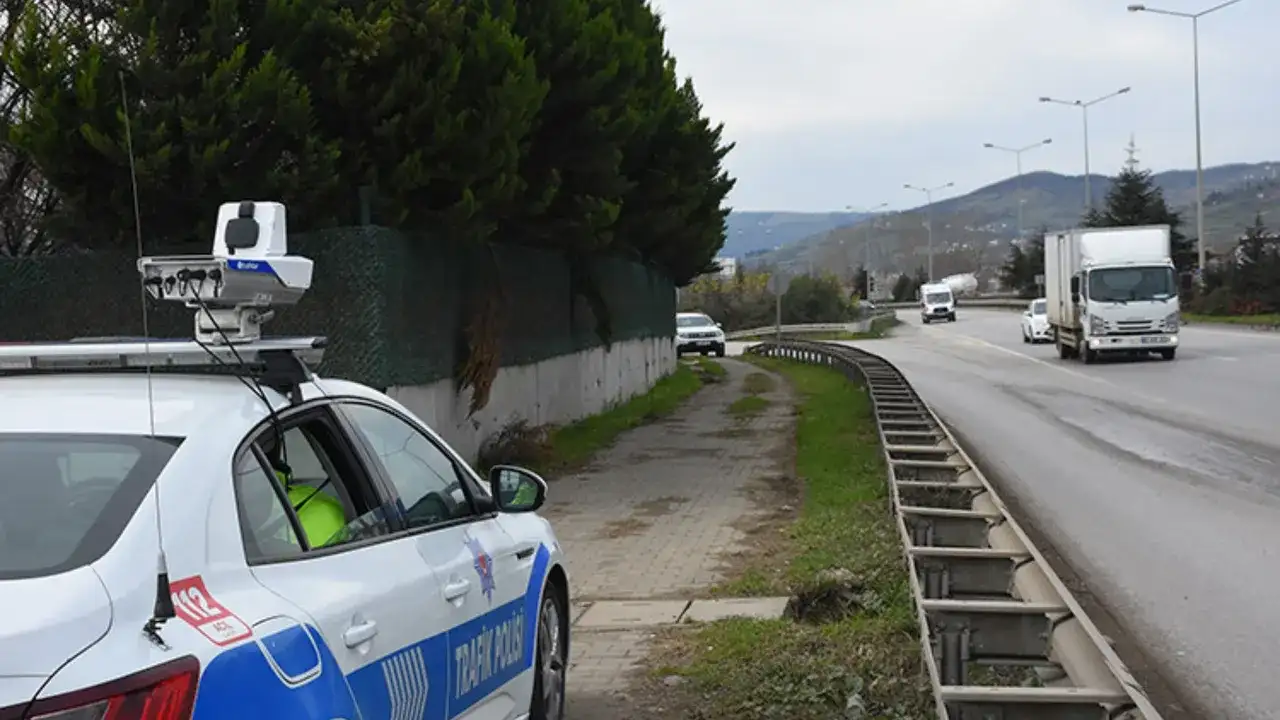 Trafikte Yeni Sistem: Ortalama Hız, Kemer ve Telefon Denetimi 2