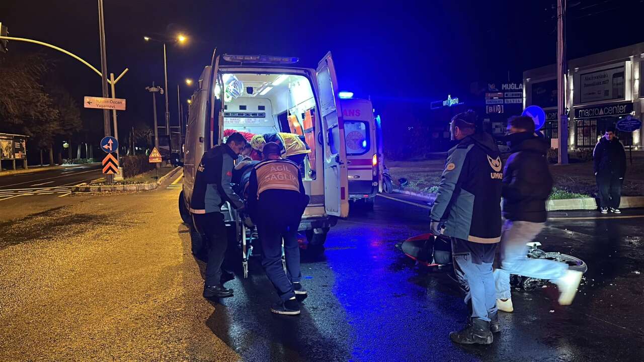 Menteşe’de Gece Saatlerinde Trafik Kazası:  Motosiklet Sürücüsü Ağır Yaralı 3