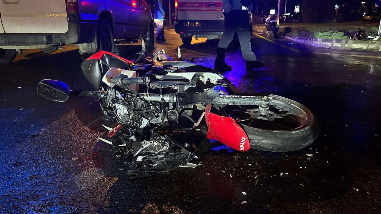 Menteşe’de Gece Saatlerinde Trafik Kazası:  Motosiklet Sürücüsü Ağır Yaralı 4