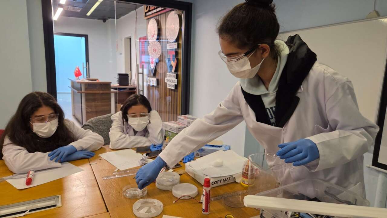 Menteşe’de Deneyap Teknoloji Atölyeleri ile Geleceğin Mühendisleri Yetişiyor 3