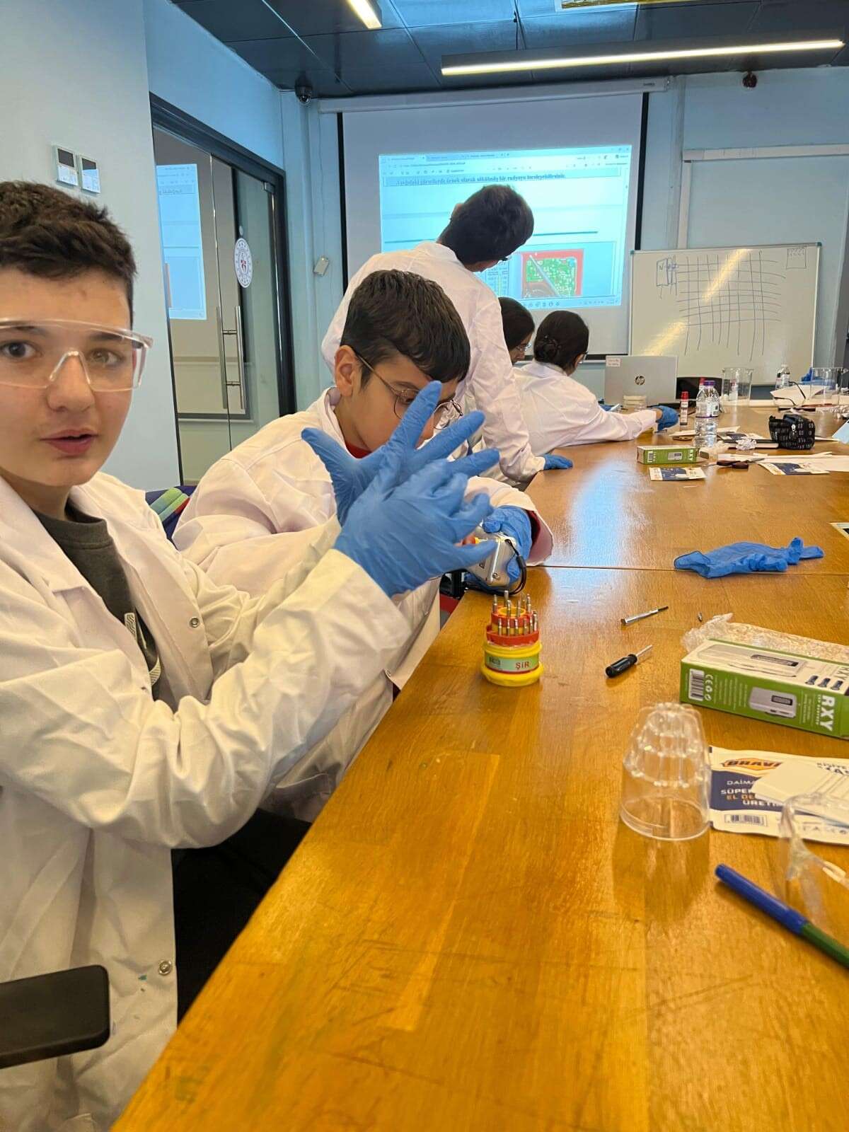 Menteşe’de Deneyap Teknoloji Atölyeleri ile Geleceğin Mühendisleri Yetişiyor 4