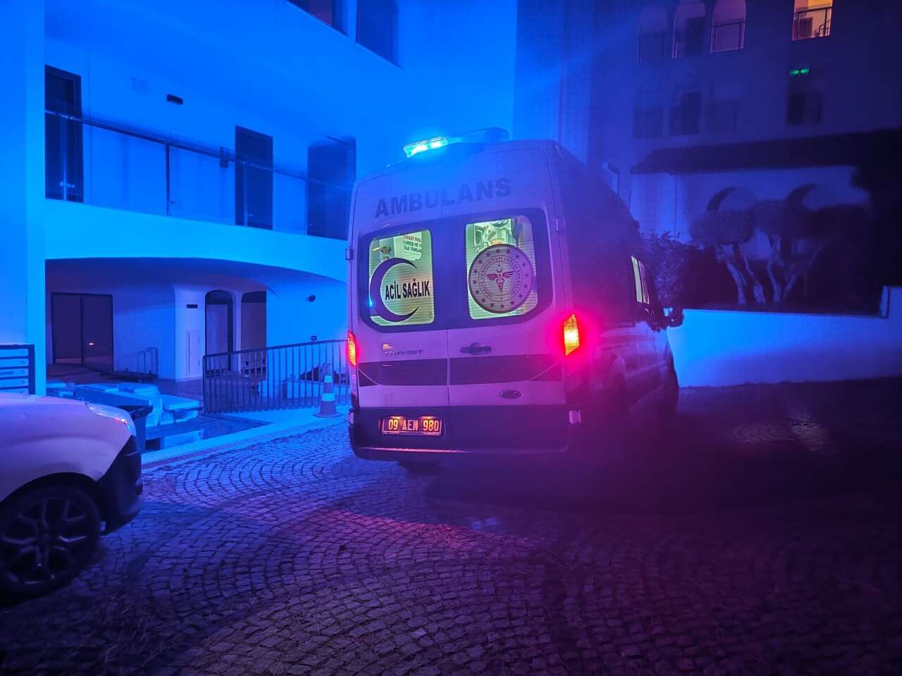 Fırtına, İskelede Çalışan İşçileri Denize Düşürdü: 1 Ölü, 2 Yaralı 1