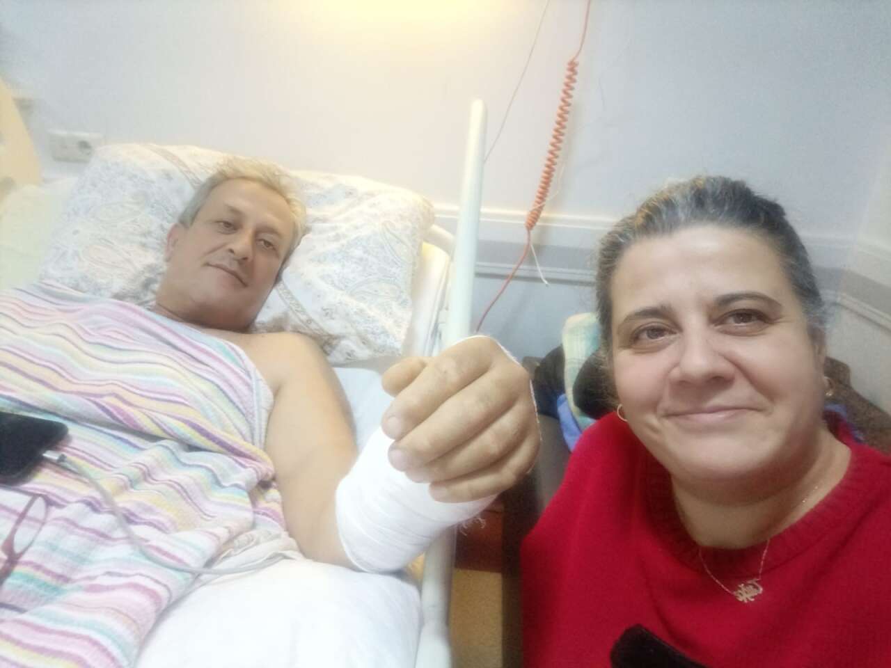 Çatıdan Düştü, Doktorlar Umudu Kesti: Eşinin Desteğiyle Hayatta Kaldı 4