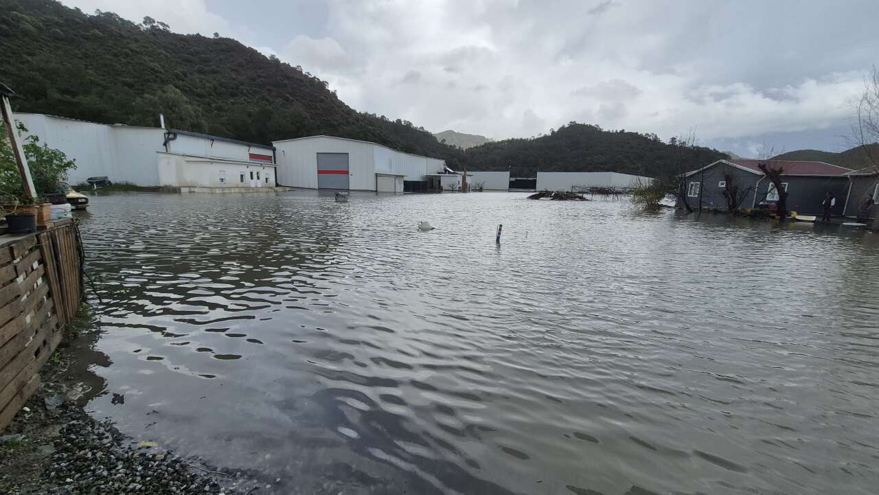 Ortaca’da Yağış Sonrası Su Baskınları: Mahalleler Sular Altında 6