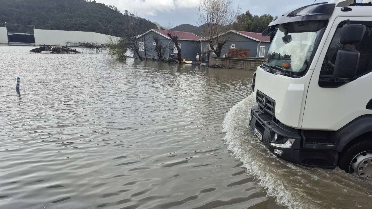Ortaca’da Yağış Sonrası Su Baskınları: Mahalleler Sular Altında 5