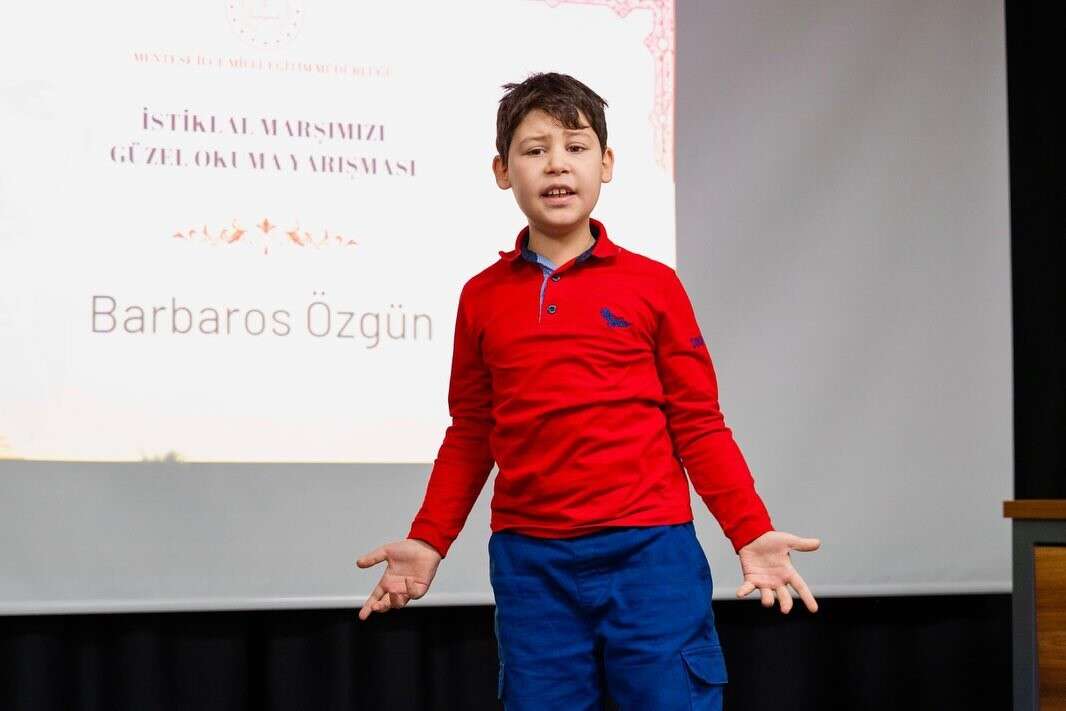 Menteşe’de İstiklal Marşı İçin Bir Araya Geldiler, Sertifikalarını Gururla Aldılar 2
