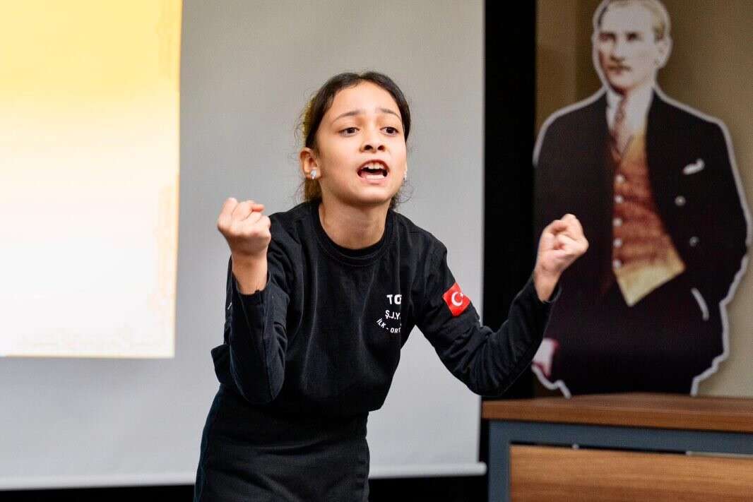 Menteşe’de İstiklal Marşı İçin Bir Araya Geldiler, Sertifikalarını Gururla Aldılar 5