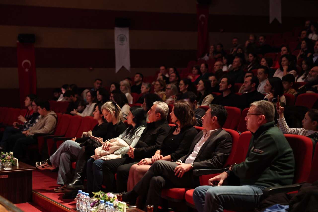 İki Coğrafya, Tek Sahne 5