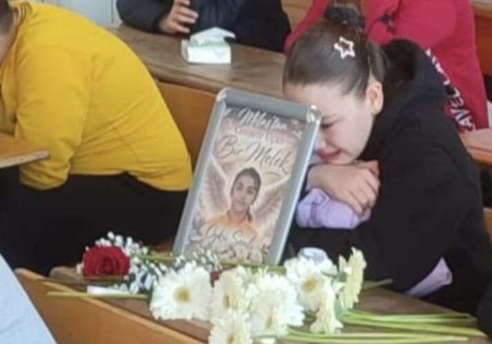 Minik Öykü’nün Sırası Çiçeklerle Donatıldı, Arkadaşları Gözyaşlarını Tutamadı 3