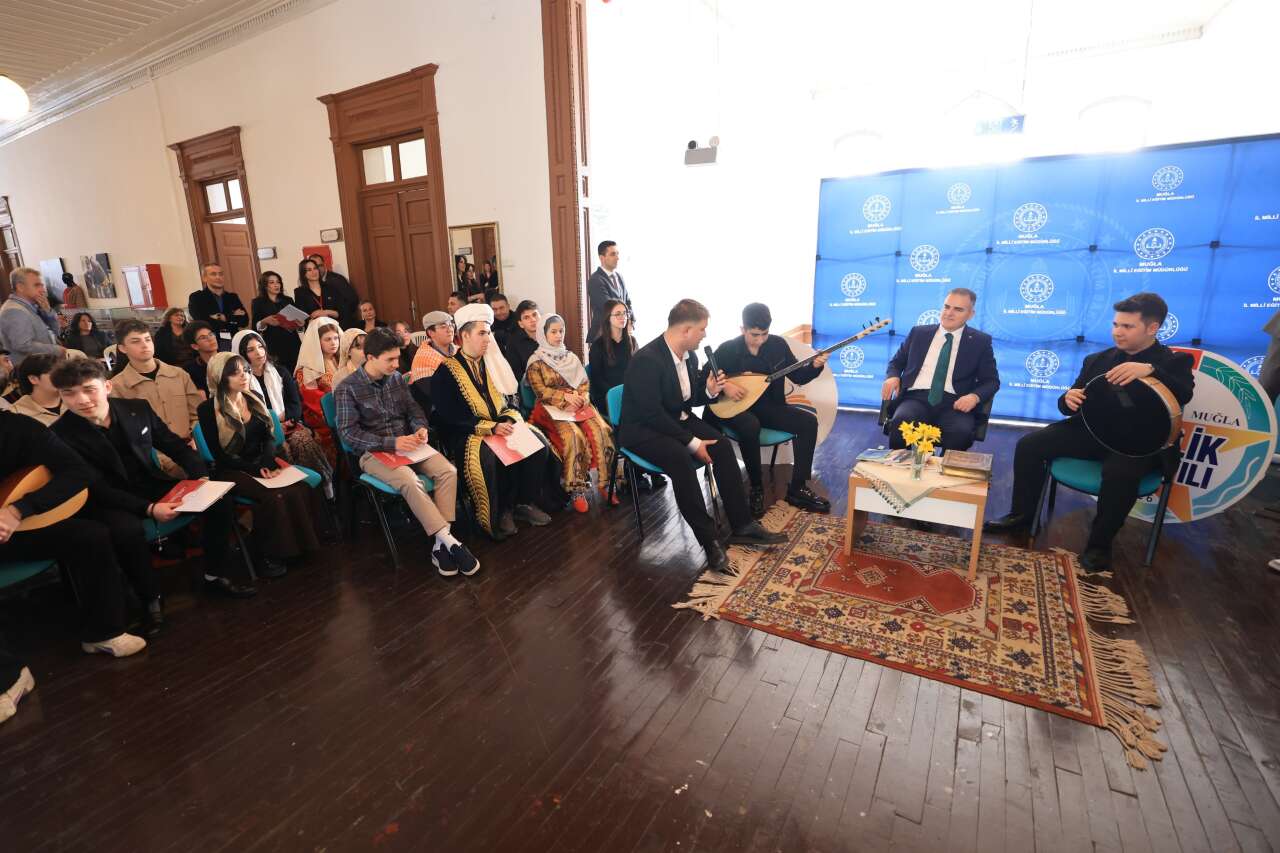 Vali Akbıyık’tan Gençler İle ‘Gençlik Yılı’ Buluşması 2