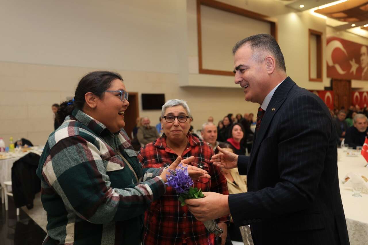 Vali Akbıyık, Engelli ve Yaşlı Vatandaşlarla İftar Programında Buluştu 4