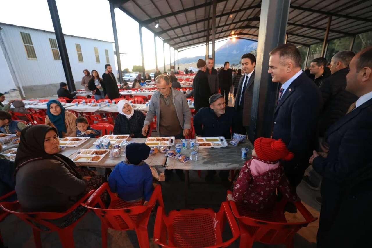 Vali Dr. İdris Akbıyık Seydikemer’de İftar Programına Katıldı 2