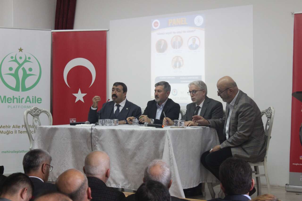 Muğla’da “Ailemiz Neydi? Ne Oldu? Ne Olmalı?” Paneli Düzenlendi 1