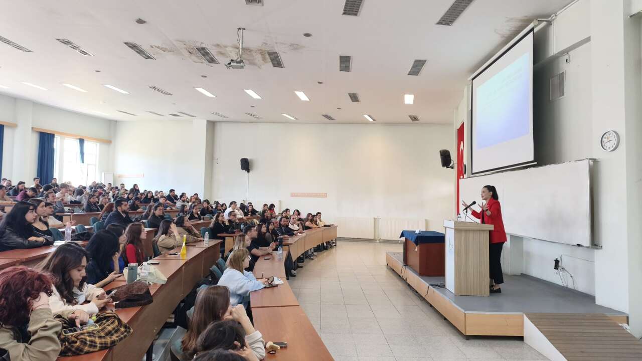 MSKÜ’de Öğrencilere Bilişim Dolandırıcılığına Karşı Bilgilendirme Toplantısı 4