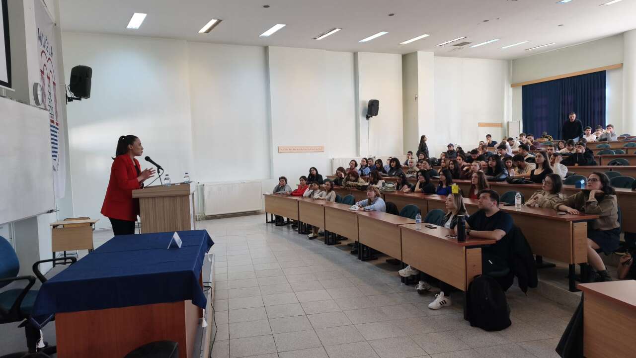 MSKÜ’de Öğrencilere Bilişim Dolandırıcılığına Karşı Bilgilendirme Toplantısı 5