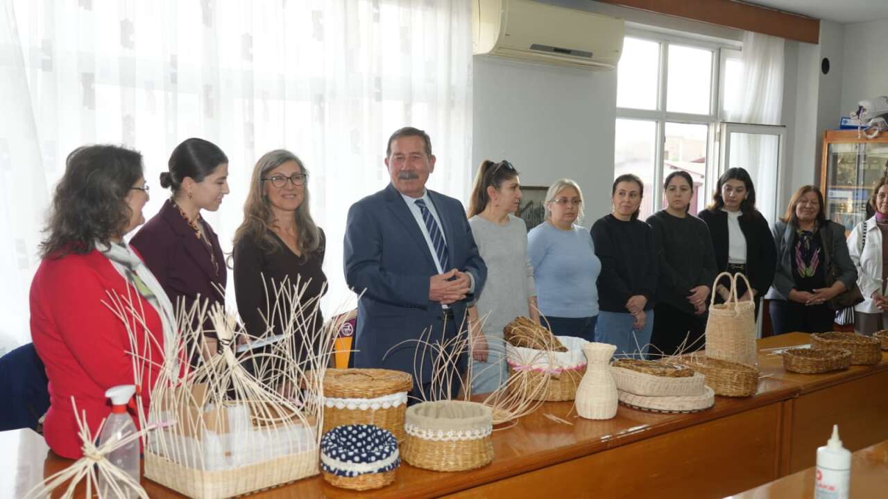 Kadınlar Sepet Örmeyi Öğrendi, Emekleri Belgelerle Taçlandı 3