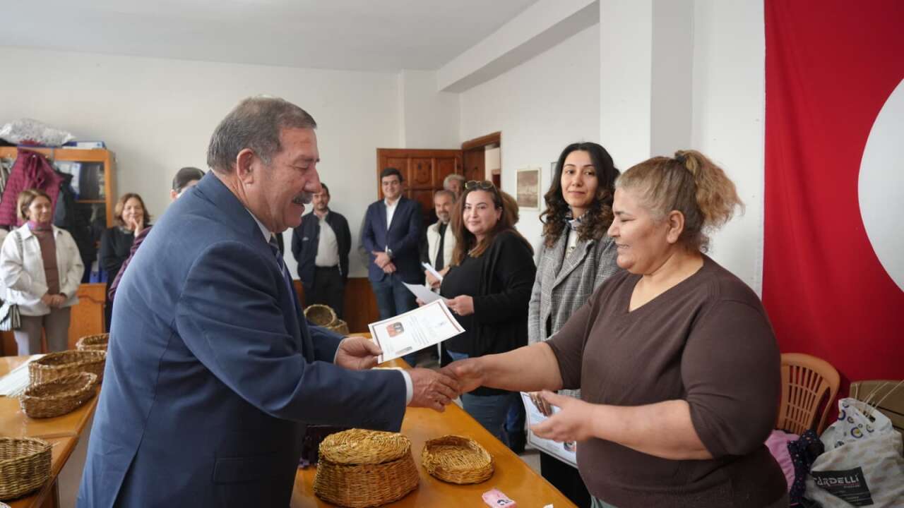 Kadınlar Sepet Örmeyi Öğrendi, Emekleri Belgelerle Taçlandı 5