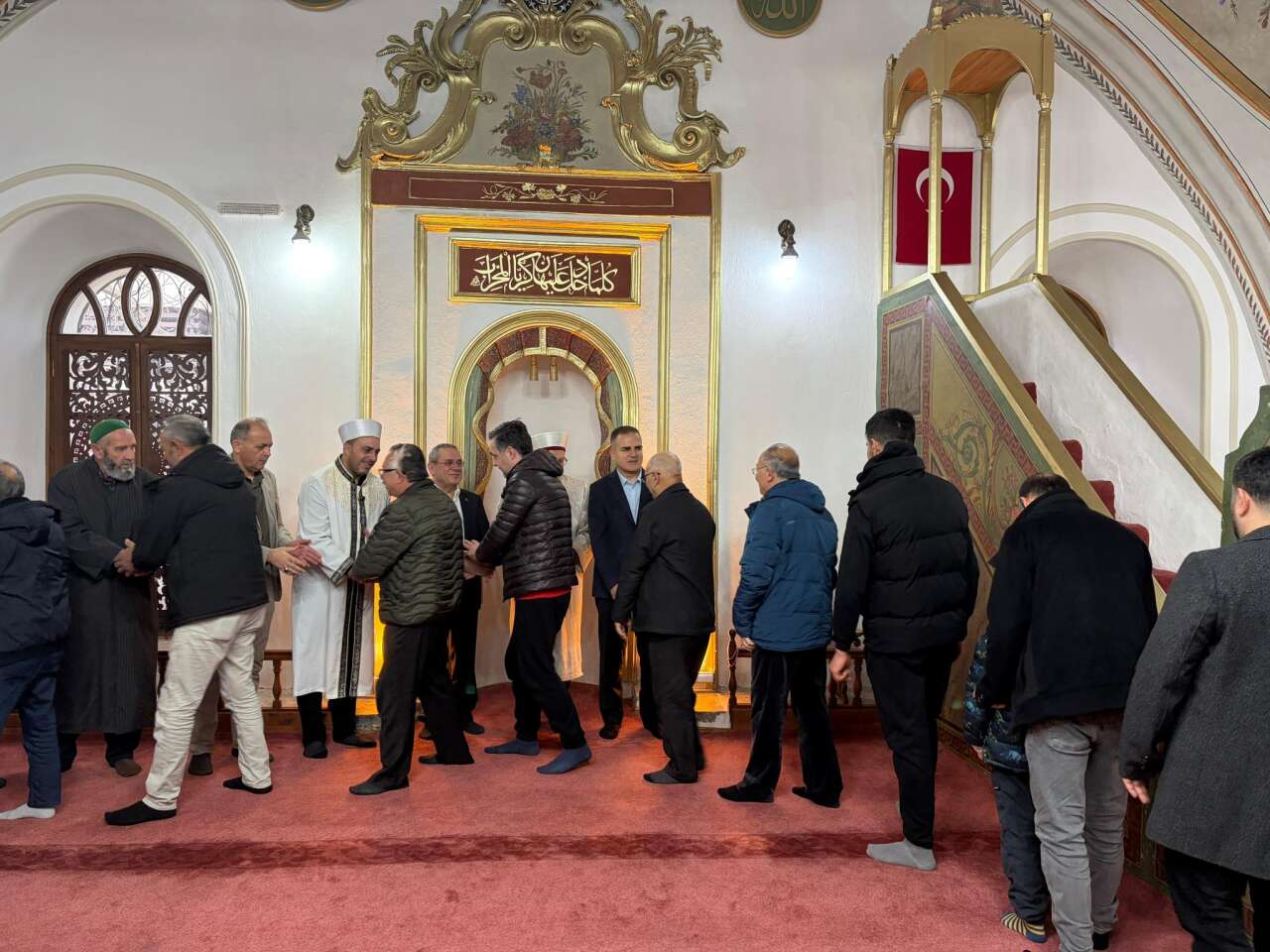 Muğla Valisi Dr. İdris Akbıyık, Bayram Namazı Sonrası Vatandaşlarla Bayramlaştı 5