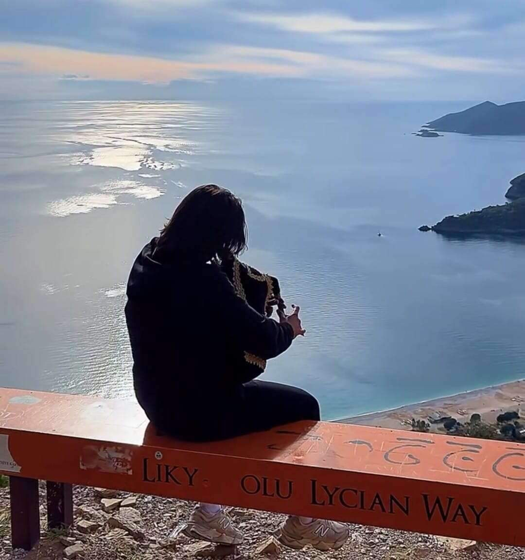 Koray Avcı’dan Ölüdeniz’de Manzara Eşliğinde Bayram Performansı 3