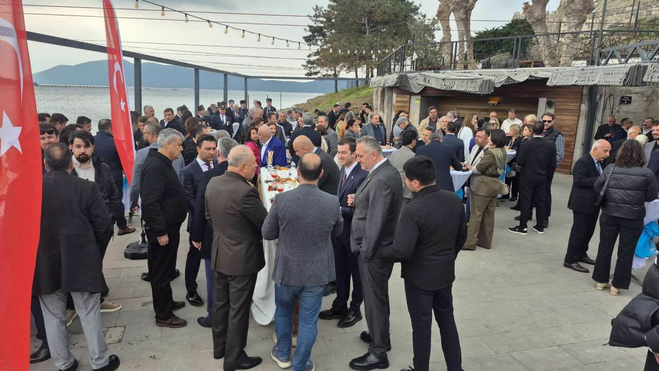Bodrum’da Bayram Buluşması: Protokol ve Vatandaşlar Aynı Sofrada 2