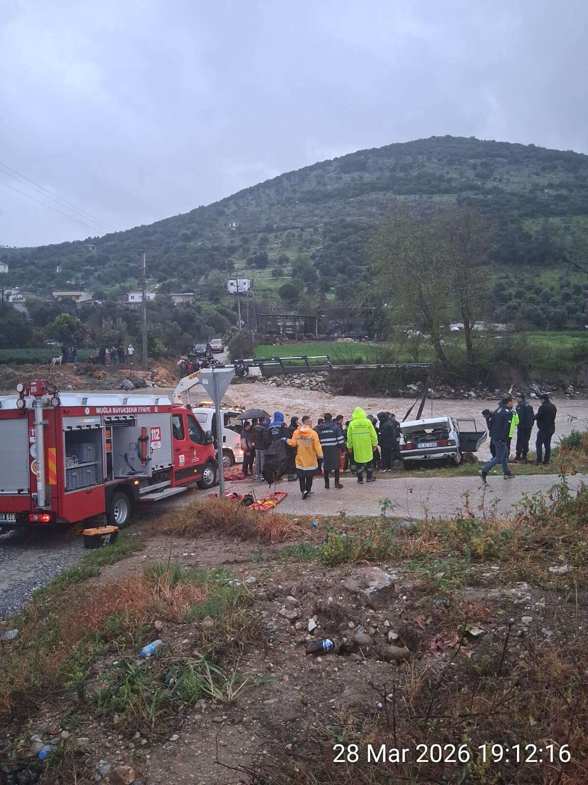 Milas Yakaköy’de Korkutan Kaza: Dereye Uçan Araçta 1 Kişi Hayatını Kaybetti 4