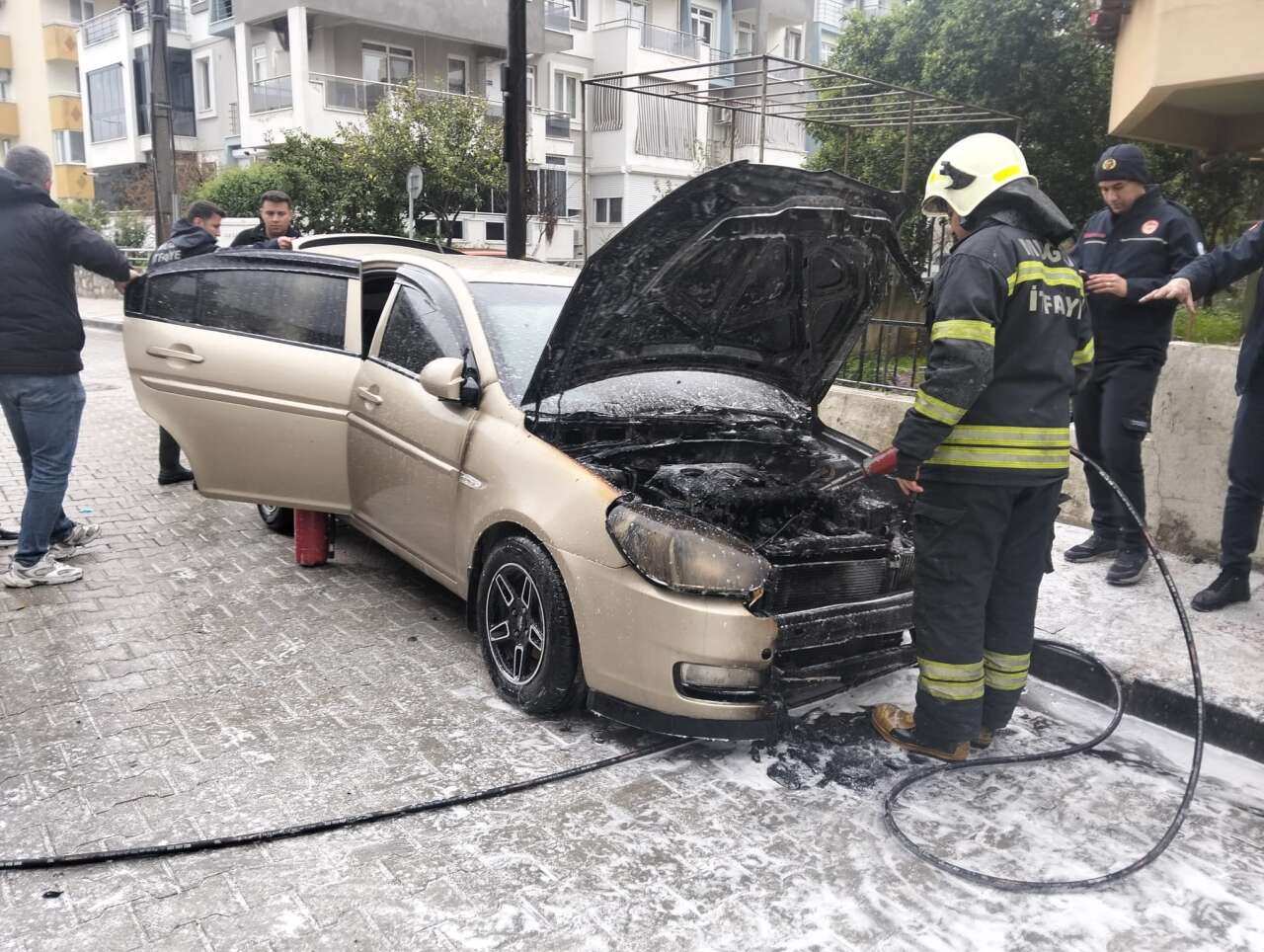 Milas’ta Park Halindeki Otomobil Alevlere Teslim Oldu 2