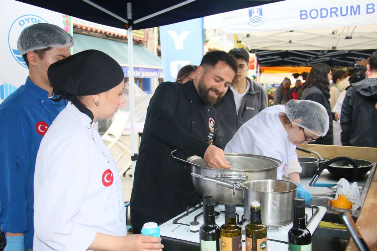 Bodrum’da Yağışa Rağmen İzdiham, Acı Ot Festivali’ne Ziyaretçi Akını 9