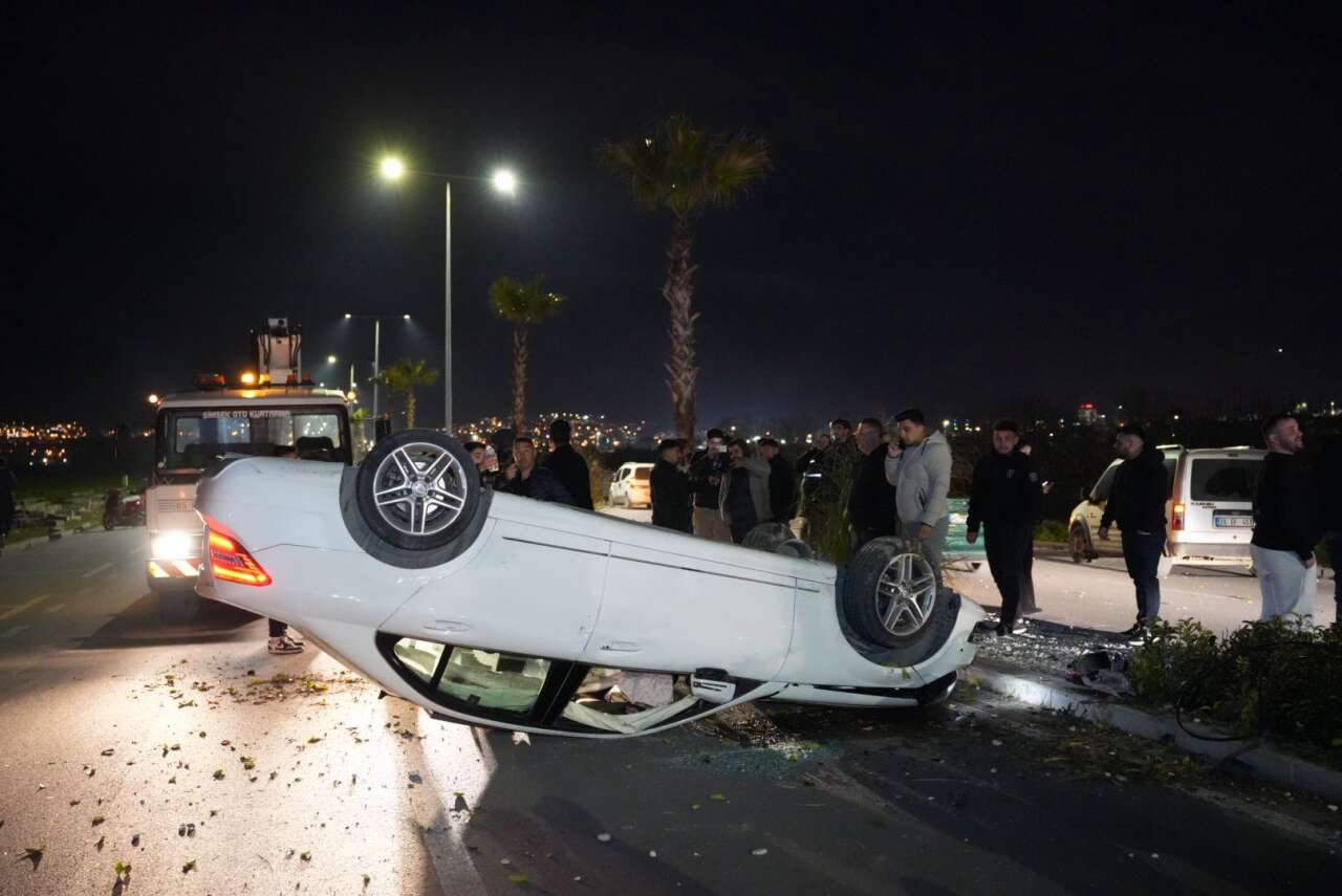 Çevre Yolunu Pist Sandı: Ağaçlara Çarpıp Takla Attı 2