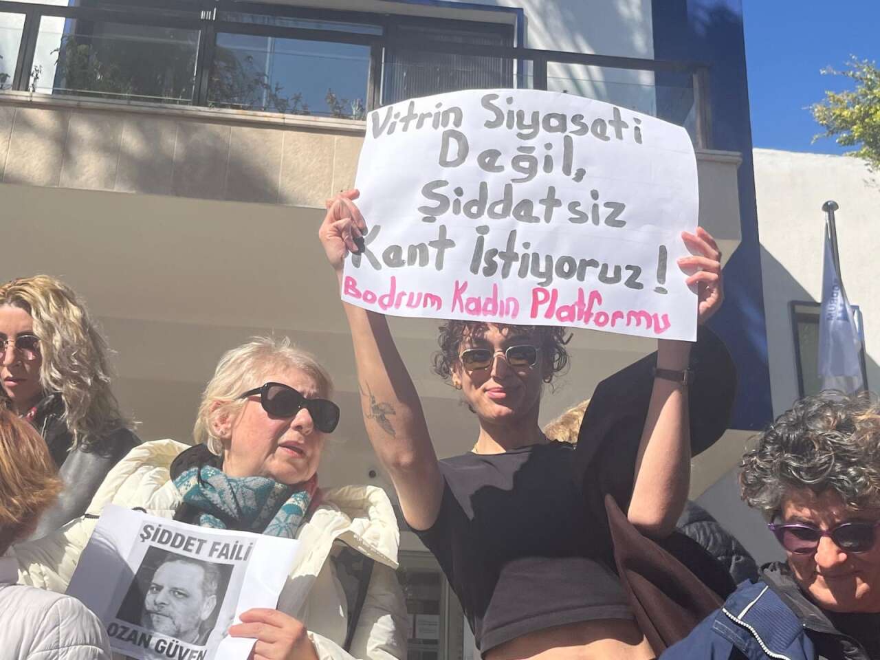 Bodrum Kadın Platformu’ndan Belediye Önünde İptal Çağrısı 4