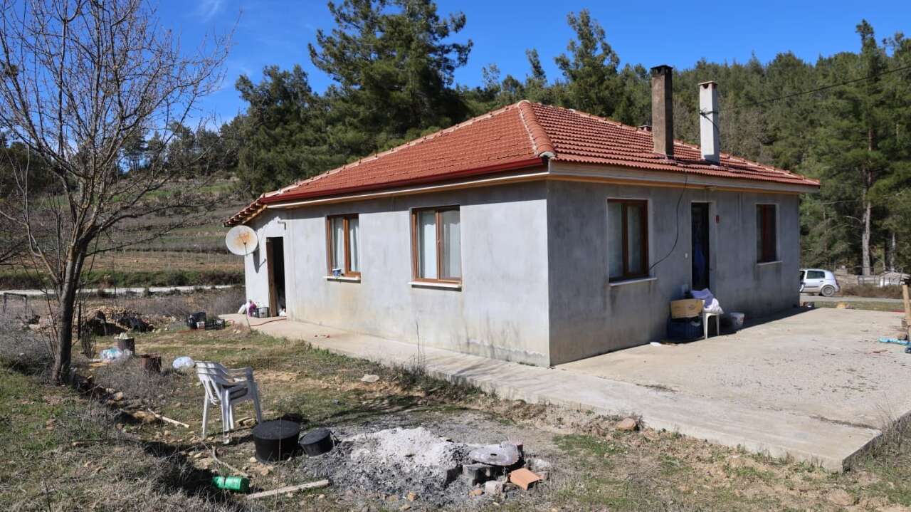 Muğla’da 42 Yaşındaki Sermin Eşi Tarafından Öld*rüldü: Olayın Yaşandığı Ev Sessizliğe Büründü 1