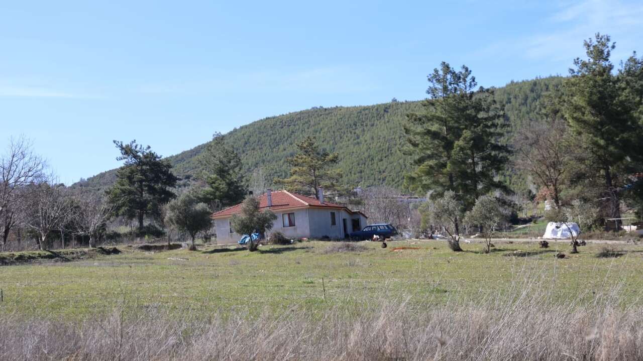 Muğla’da 42 Yaşındaki Sermin Eşi Tarafından Öld*rüldü: Olayın Yaşandığı Ev Sessizliğe Büründü 2