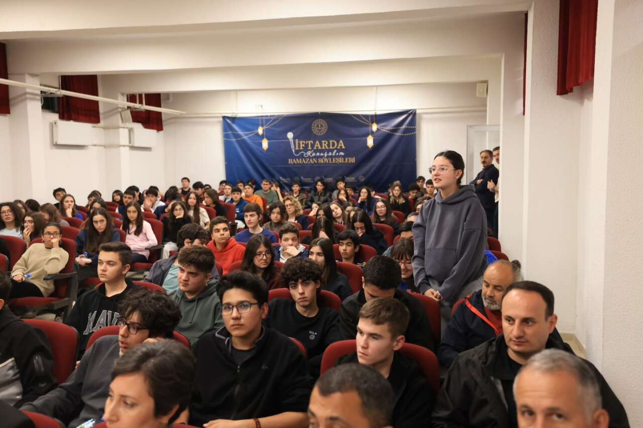 Muğla Valisi Dr. İdris Akbıyık İftar Programında Gençlerle Buluştu 4