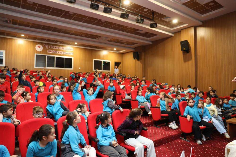 Muğla’da Geleceğin Bilinçli Nesilleri Yetişiyor: Arılar ve Doğa Anlatıldı 3