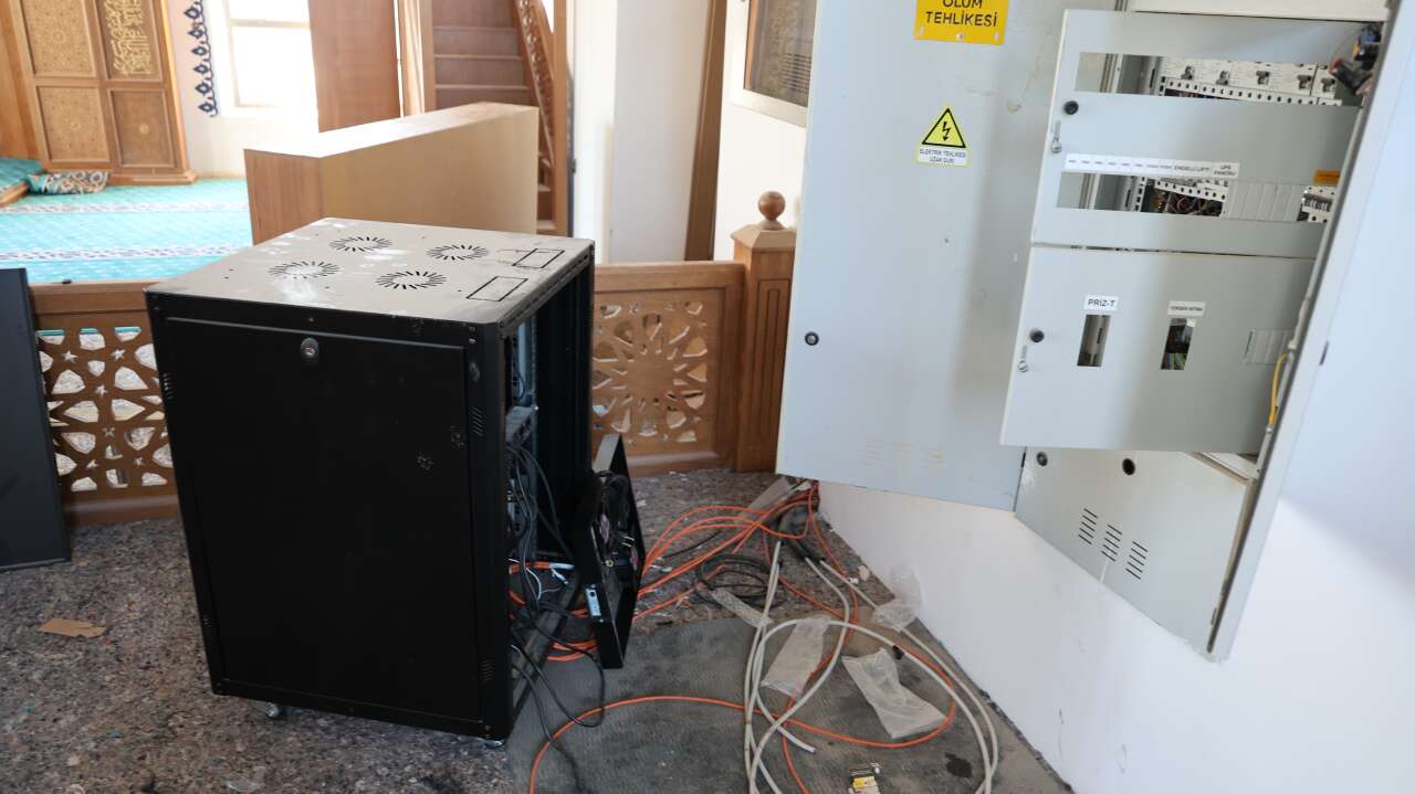 Menteşe’de Camii İbadete Açılamadan Harabeye Döndü 3