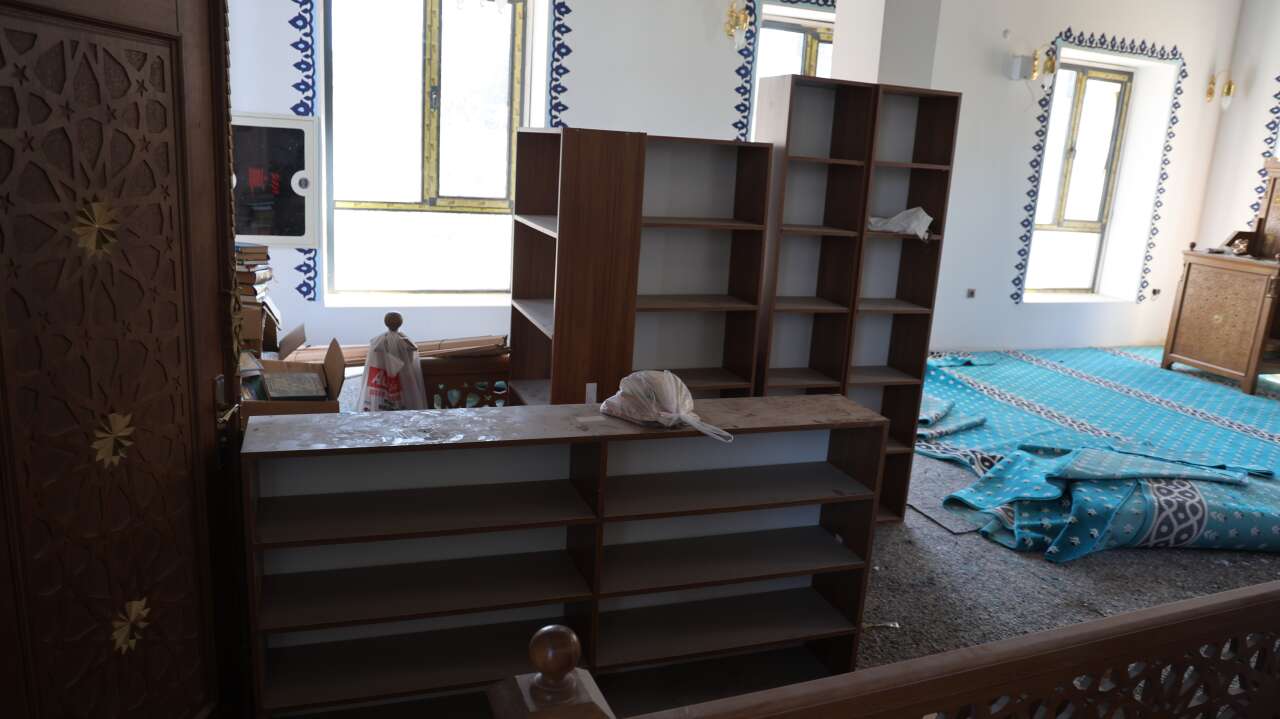 Menteşe’de Camii İbadete Açılamadan Harabeye Döndü 5