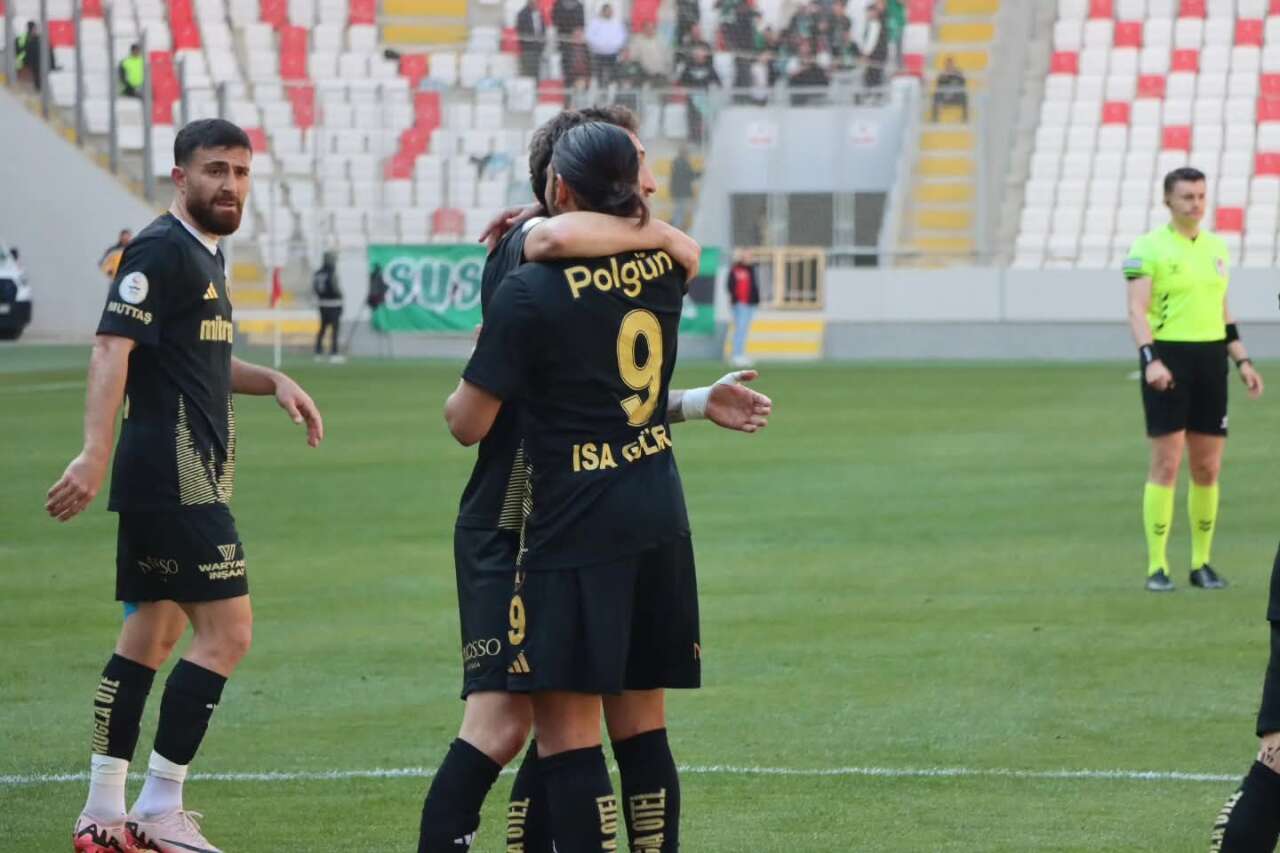 Muğlaspor Şeytanın Bacağını Kırdı! Karaman Deplasmanında 4 Gollü Galibiyet 1