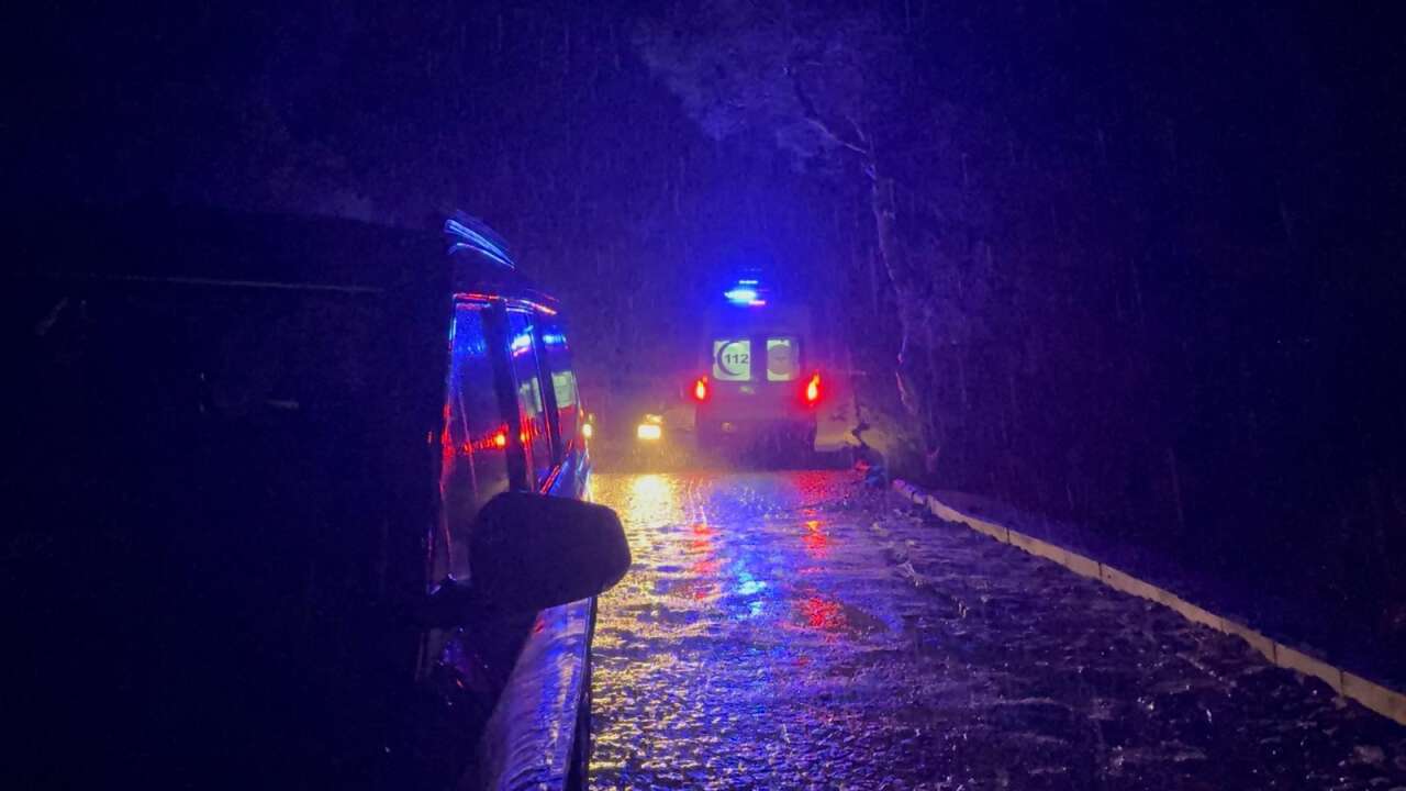 Fethiye’de Tekne Kayalıklara Çarptı, 6 Kişi Kurtarıldı 1 Kayıp 6