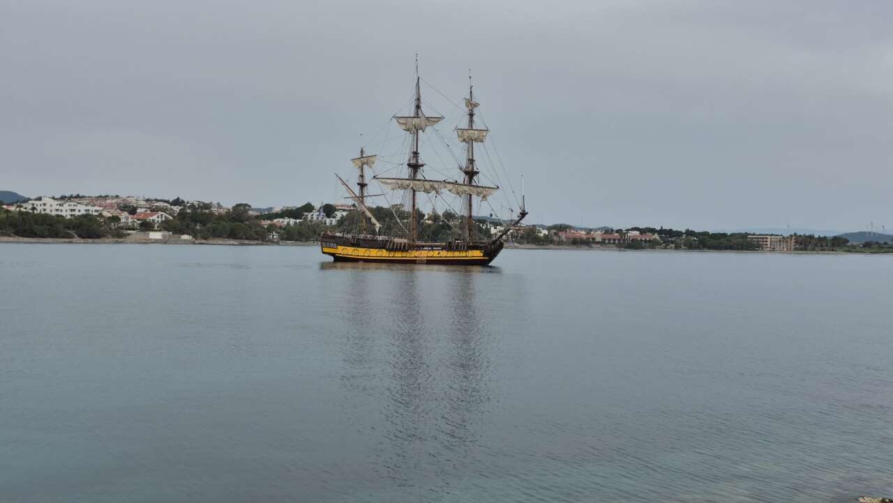 Cook Adaları Bayraklı Yelkenli Datça'ya Demirledi 2