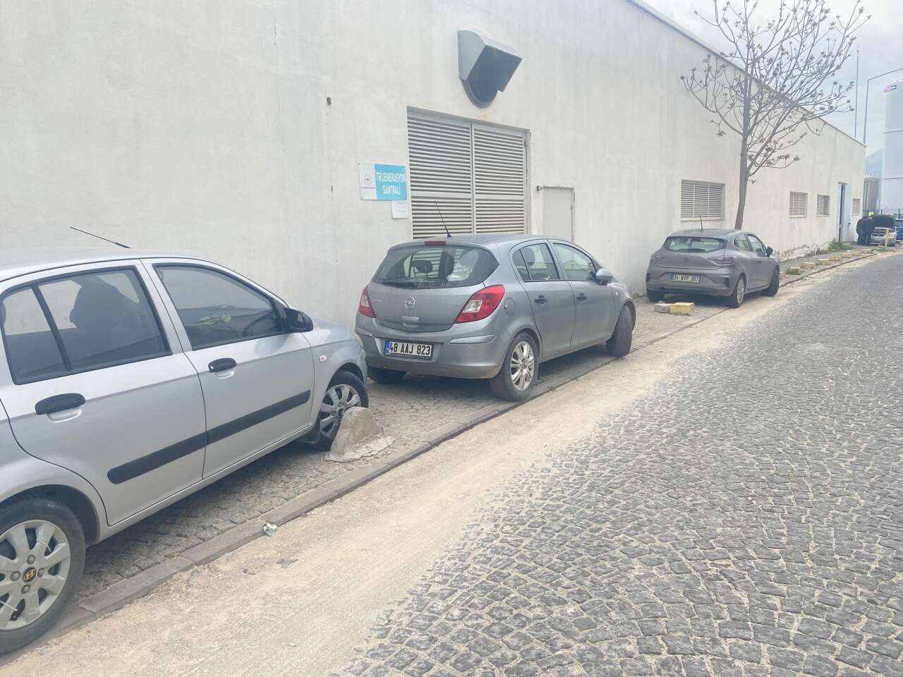 Muğla Eğitim ve Araştırma Hastanesi Otoparkı Alarm Veriyor: Yoğunluk Azalmıyor 3