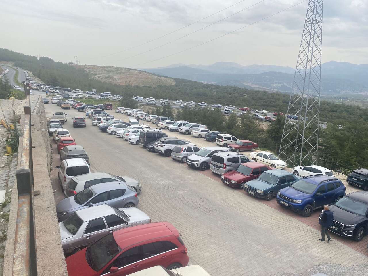 Muğla Eğitim ve Araştırma Hastanesi Otoparkı Alarm Veriyor: Yoğunluk Azalmıyor 1