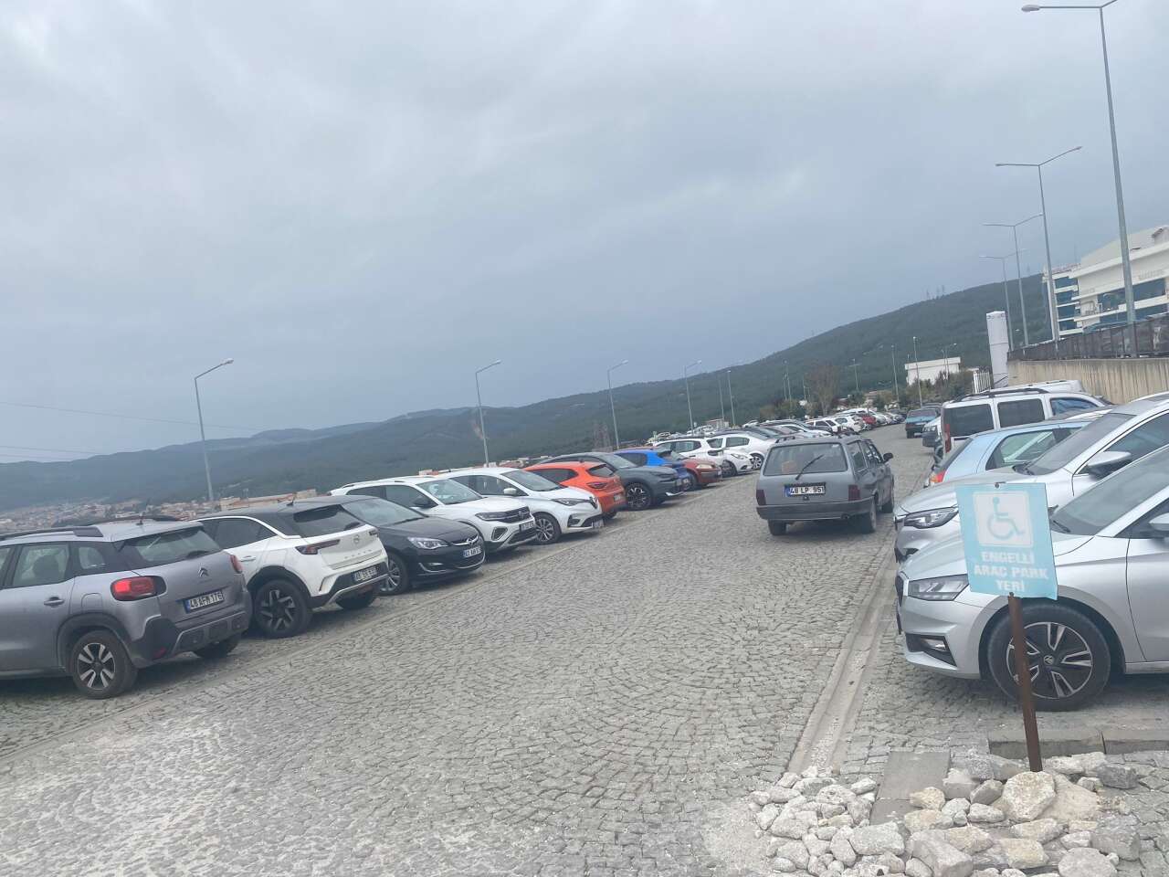 Muğla Eğitim ve Araştırma Hastanesi Otoparkı Alarm Veriyor: Yoğunluk Azalmıyor 2
