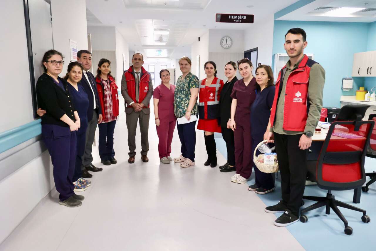 Vakıf Medeniyeti Yaşatılıyor: Hastalara Meyve İkramı 1