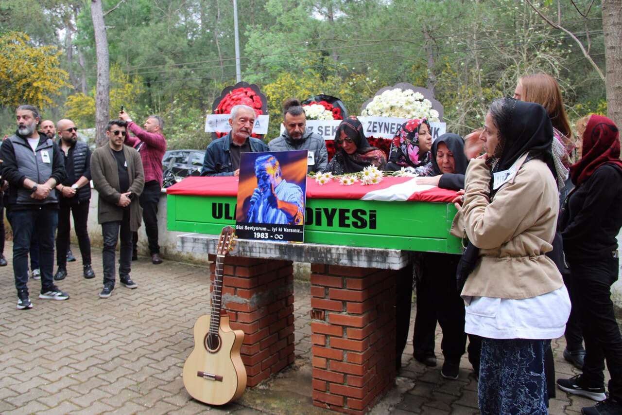 Son Yolculuğuna Uğurlamak İçin Türkiye'nin Dört Bir Yanından Geldiler 2