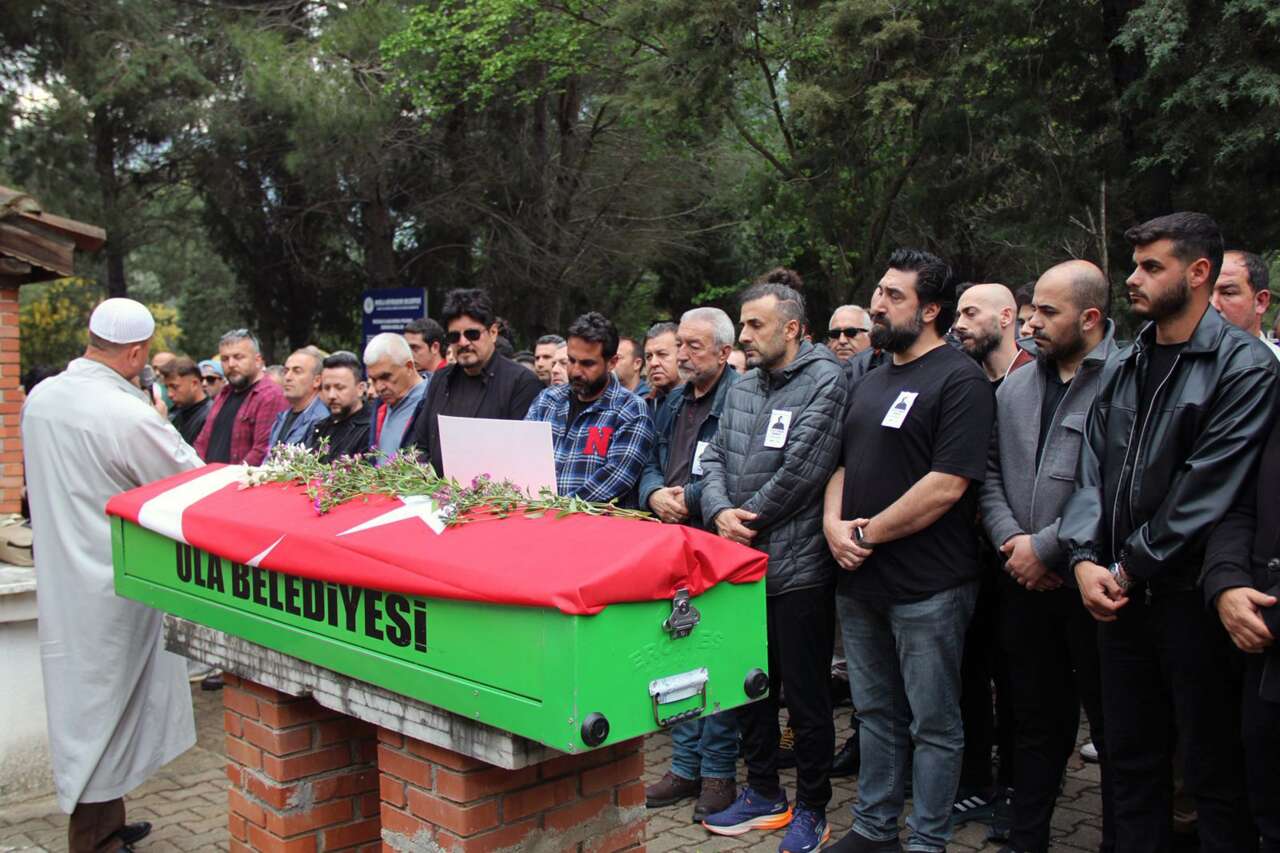 Son Yolculuğuna Uğurlamak İçin Türkiye'nin Dört Bir Yanından Geldiler 3