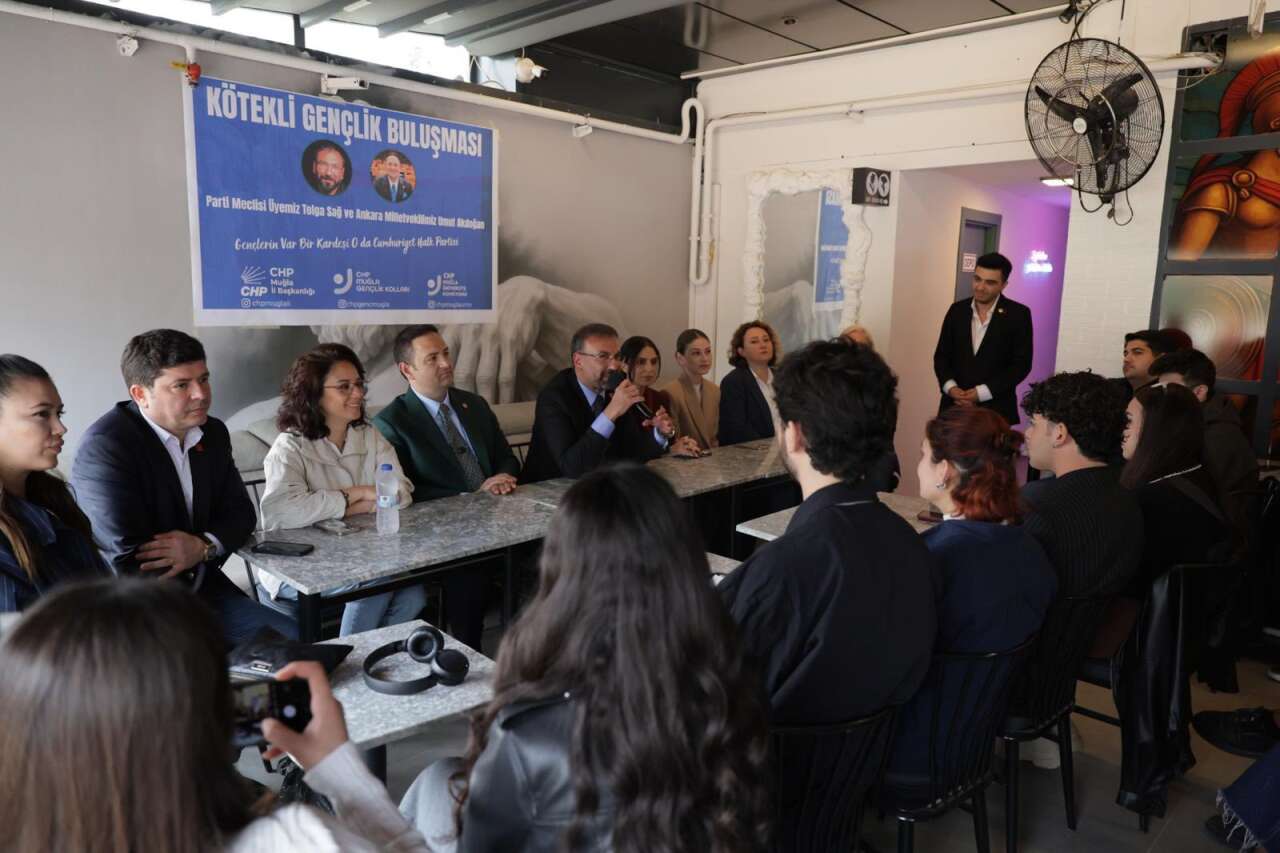 CHP’li İsimlerden Kötekli Gençlik Buluşması 5