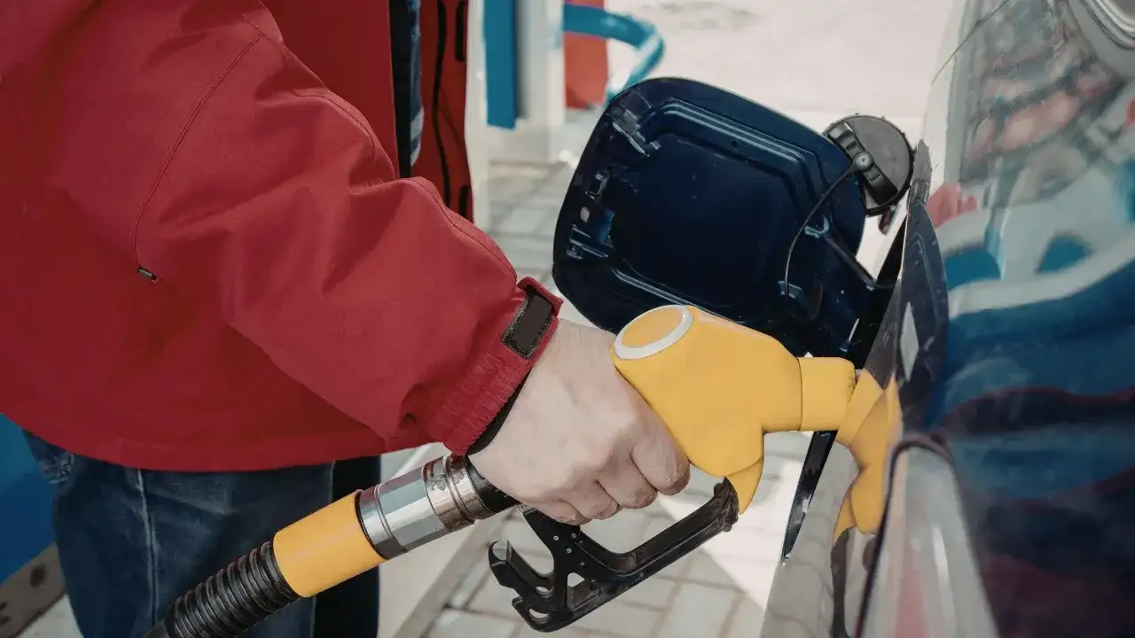 Akaryakıta İndirim: Pompa Fiyatları Yarın Değişiyor 1