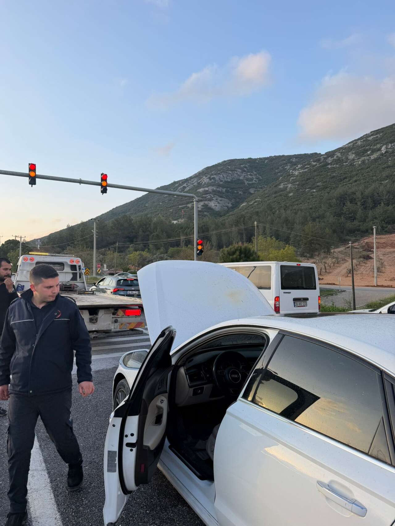 Menteşe’de Seyir Halindeki Araç Alev Aldı 4